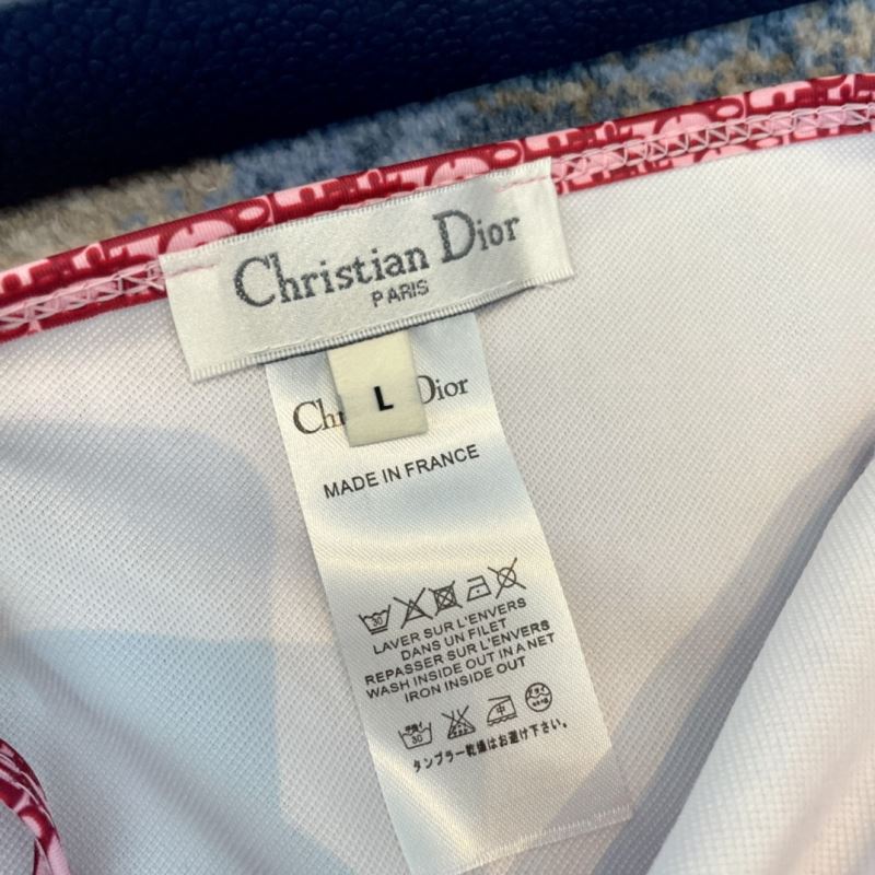 CHRISTIAN DIOR